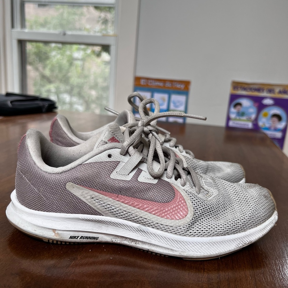 NIKE RUNNING SHOES - Picture 2 of 5